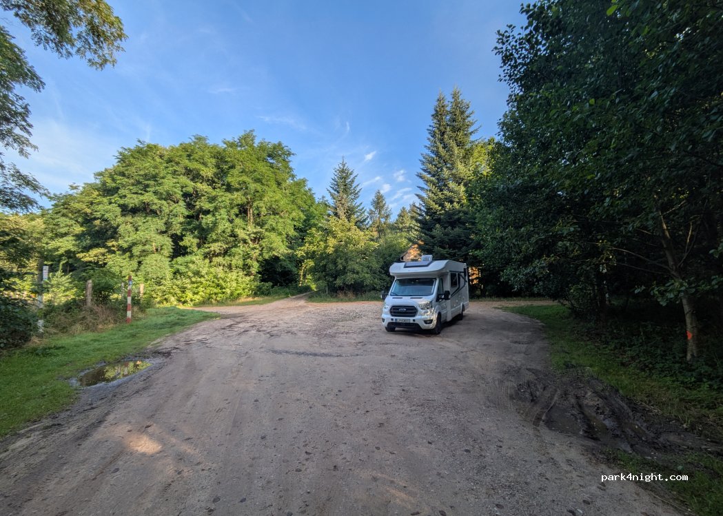 (05-831) Krakowiany - Unnamed road — foto