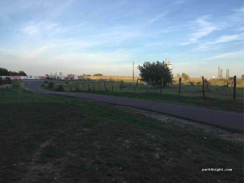 (2146) Mogyoród - Unnamed Road — foto 2