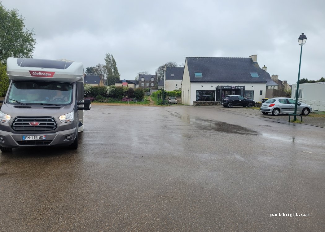 (29670) Henvic - 2B Rue du Croissant — foto