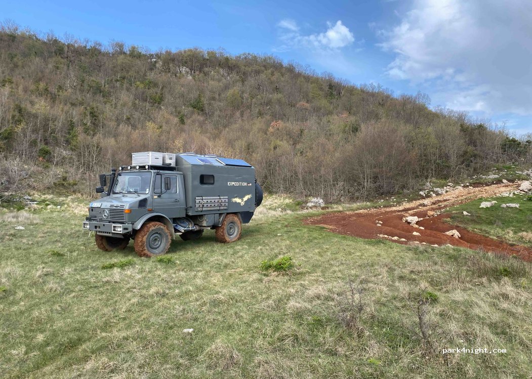 () Krrabë e Vogël - Unnamed Road — foto