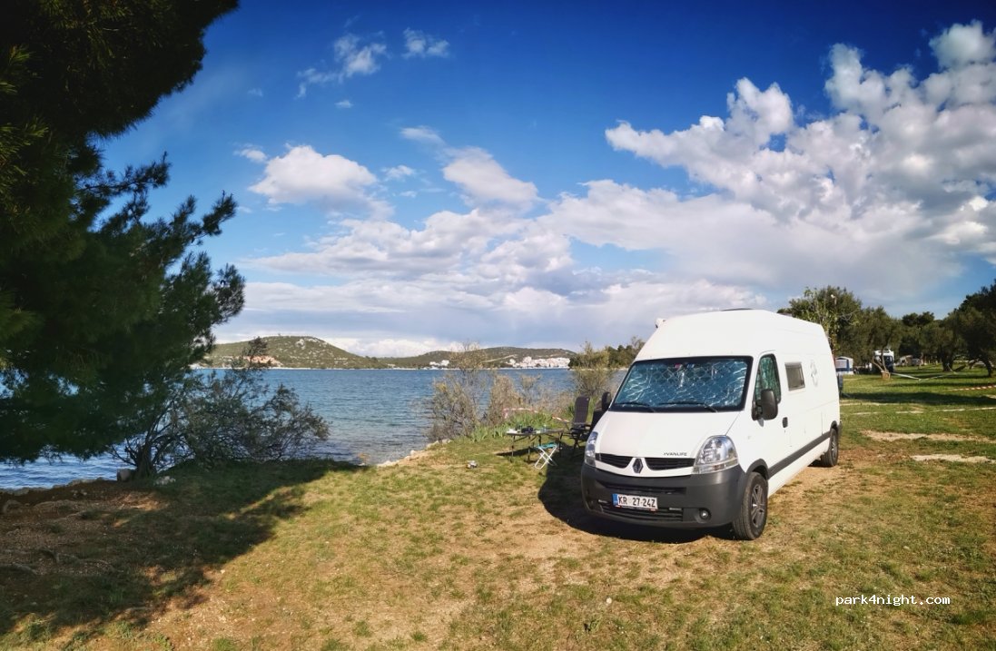 Autokamp Plitka Vala — foto
