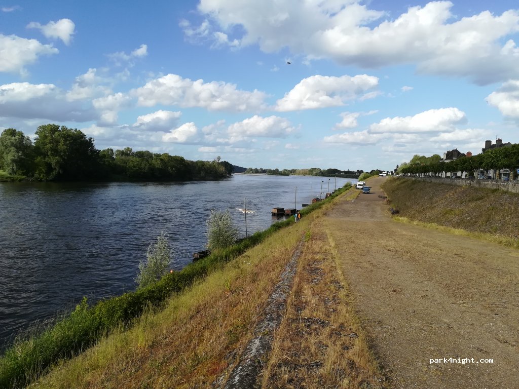 (37130) Bréhémont - 32 Avenue du 11 Novembre — foto 2