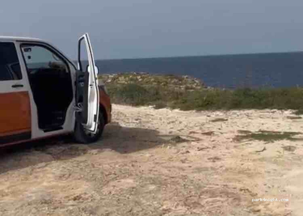(91023) Favignana - Strada comunale corso — foto