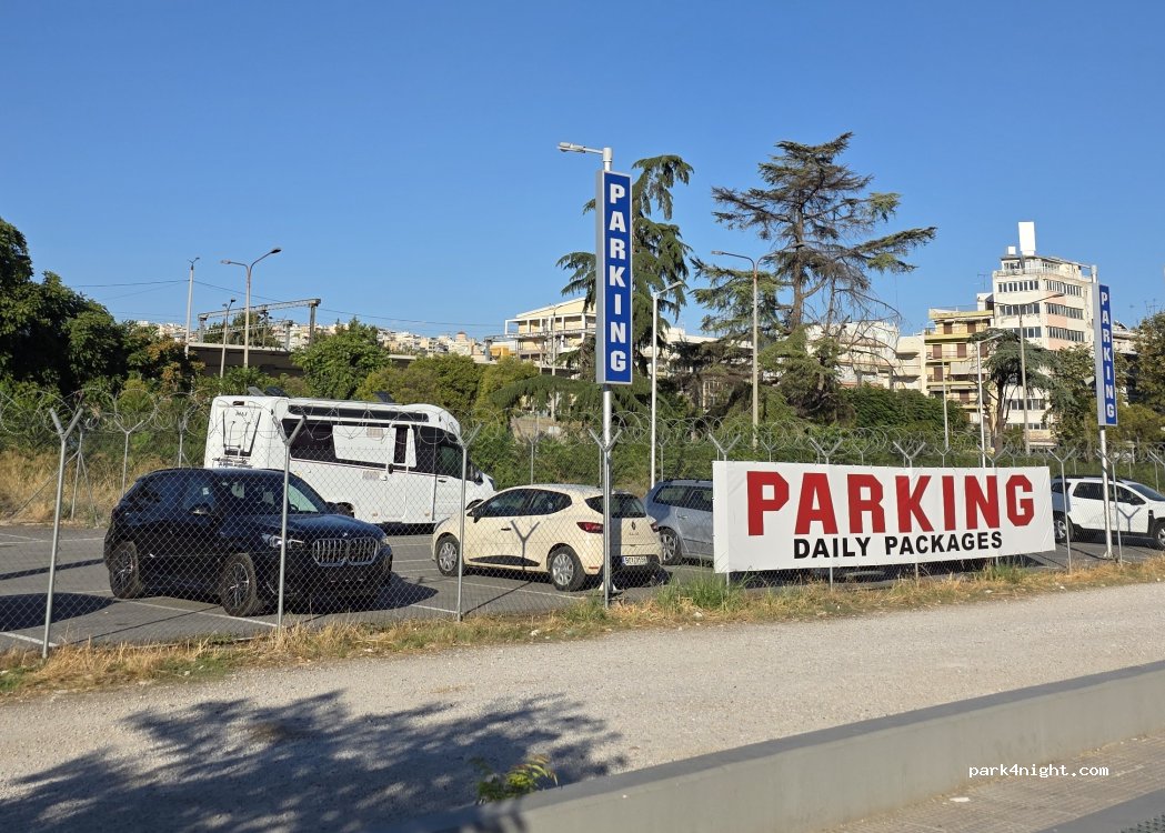 (546 29) Thessaloniki - Unnamed road — foto
