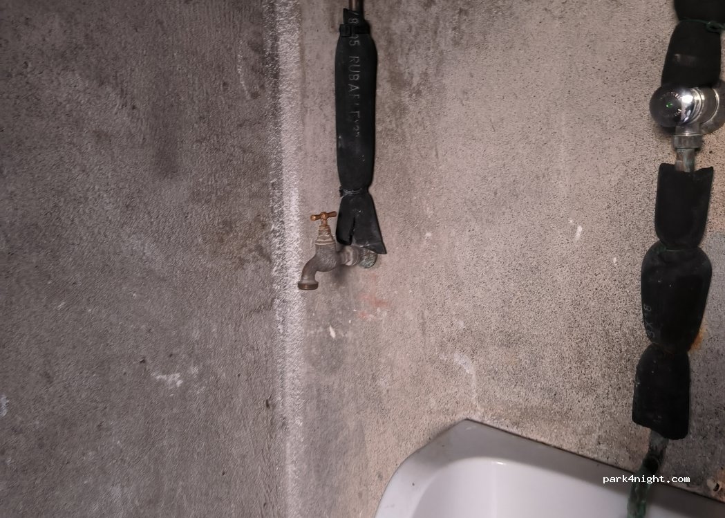 (04270) Estoublon - 18 Place Pierre Foray — foto 2
