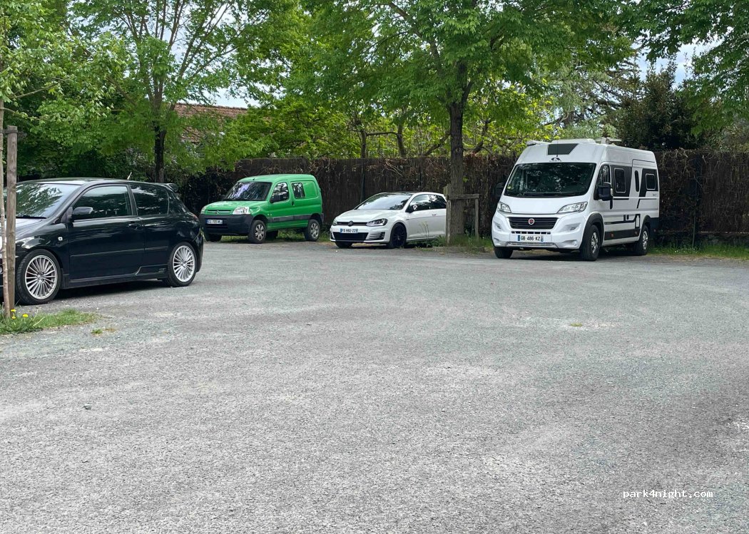 (17290) Landrais - 2 Place de la Mairie — foto 3
