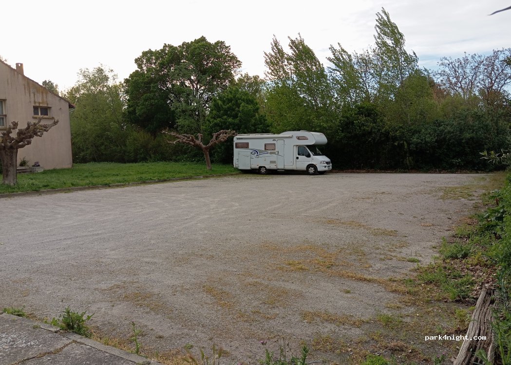 (11150) Bram - 45 Place du Foirail — foto