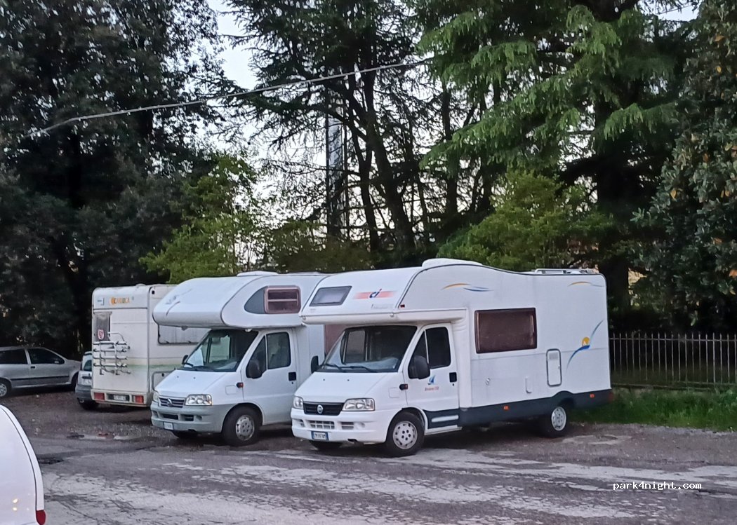 (51100) Pistoia - 125/A Via Provinciale Lucchese — foto