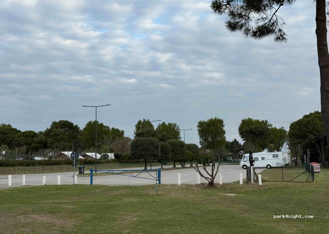 (30028) Bibione Pineda - Via della Laguna — foto