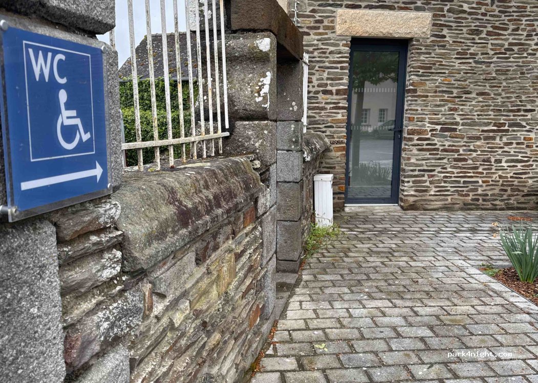 (35190) Trimer - 8 Place de la Mairie — foto 2
