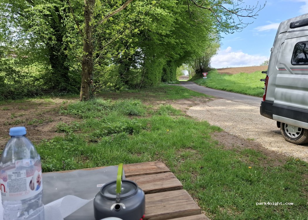 (01540) Saint-Julien-sur-Veyle - 477 Route de la Léchère — foto