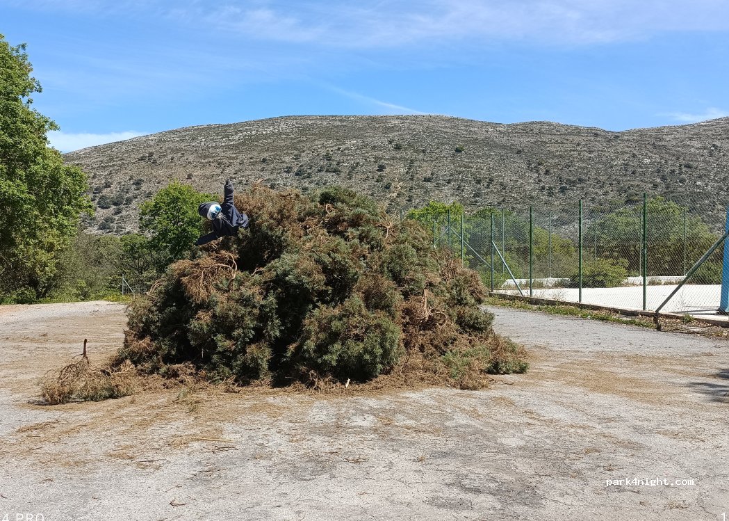 (700 05) Krasi - Unnamed Road — foto