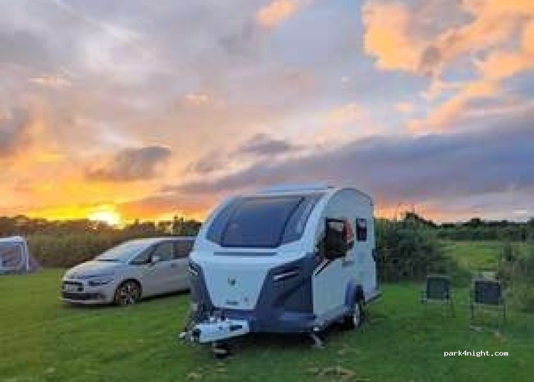 Weston Caravan and Campsite — foto