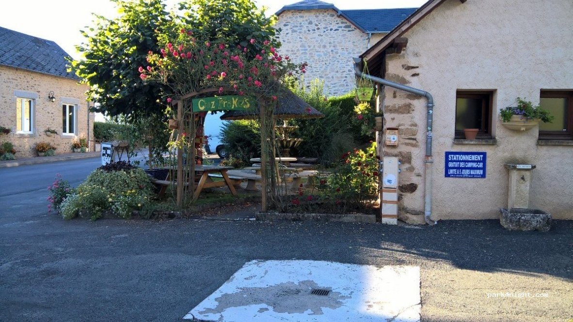 (87380) Saint-Vitte-sur-Briance - Le Bourg — foto