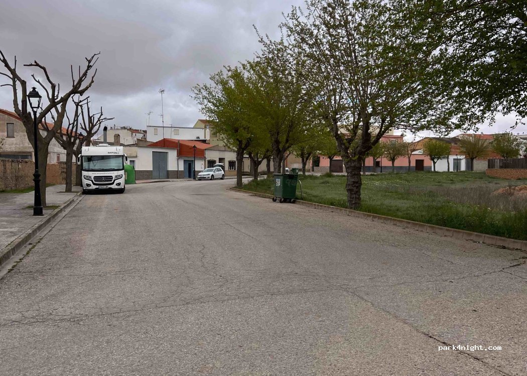 (02200) Casas-Ibáñez - 9 Calle Avenida — foto 2