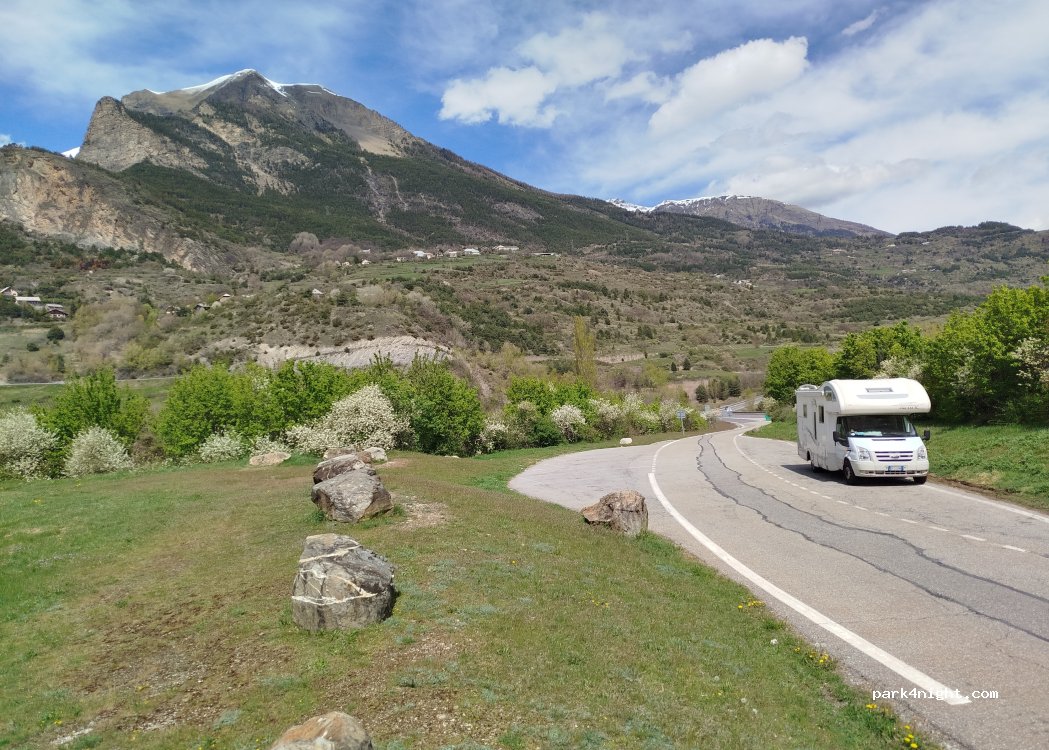 (05380) Châteauroux-les-Alpes - Saint-James — foto