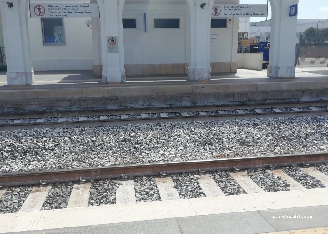 (72017) Zona Sisri - Via Stazione — foto