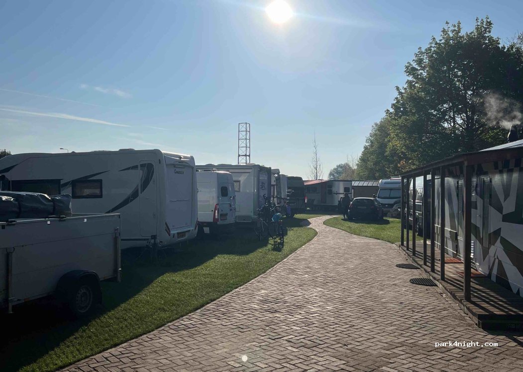 Stadscamping Overboord — foto