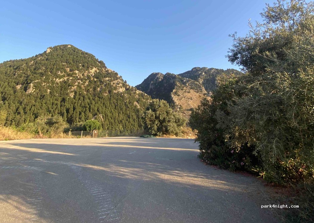 (730 05) Zourva - Unnamed road — foto