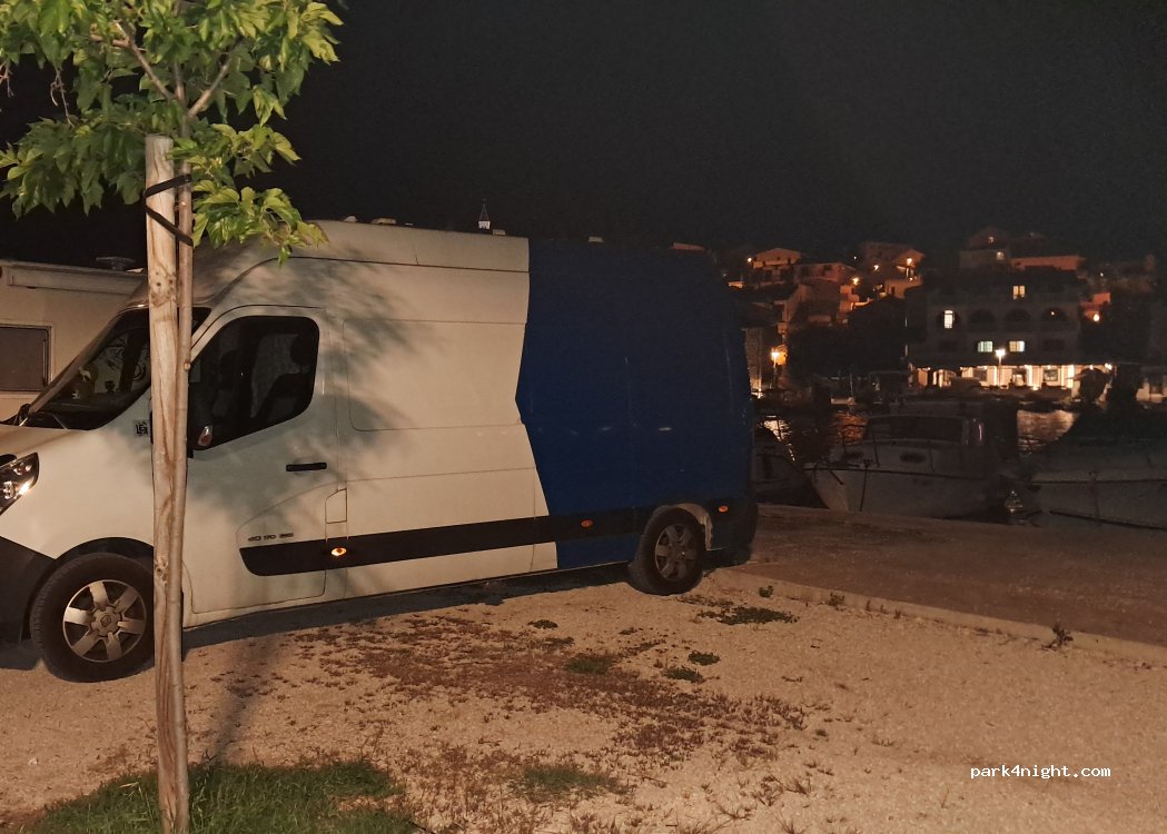 (21220) Seget Vranjica - 39 Obala Mira Barešića — foto