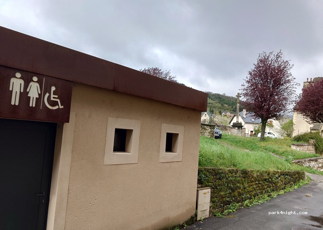 (48100) Bourgs sur Colagne - 5 Place de Son Chirac — foto 2
