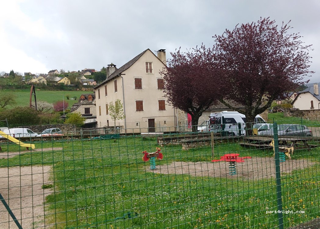 (48100) Bourgs sur Colagne - 5 Place de Son Chirac — foto 4