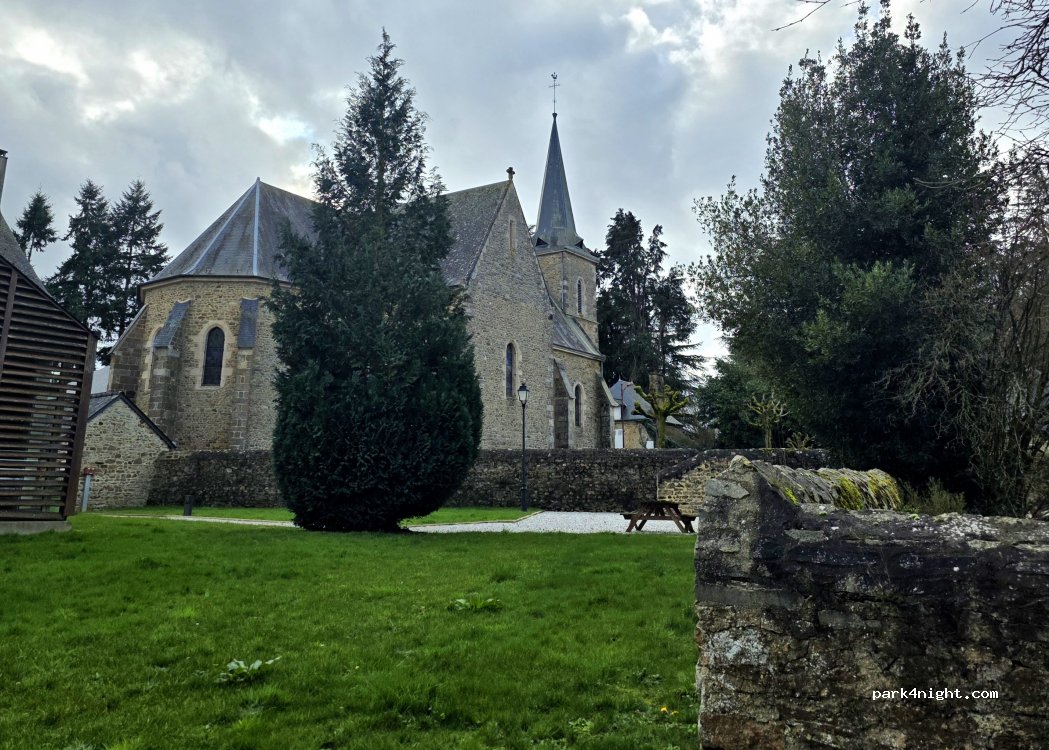 (72130) Moulins-le-Carbonnel - 9 Rue Saint-Symphorien — foto 2