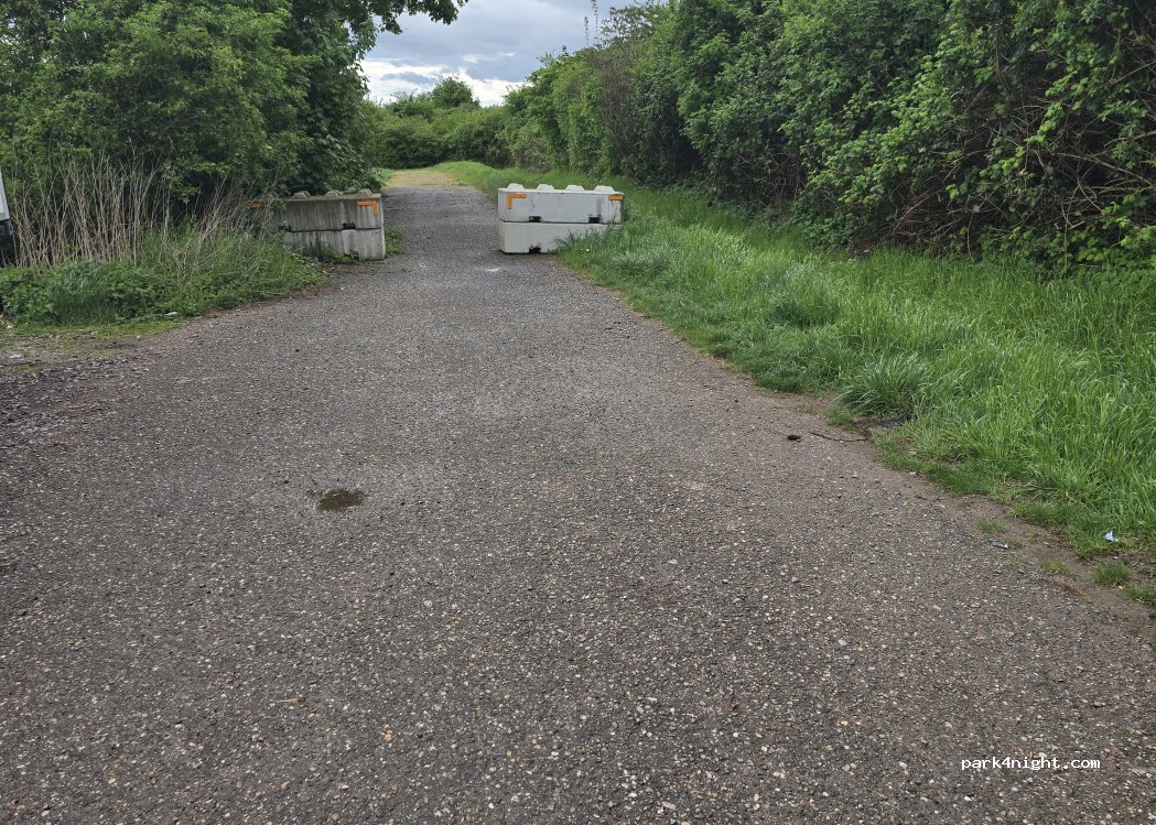 (76) Landau - Unnamed road — foto 2