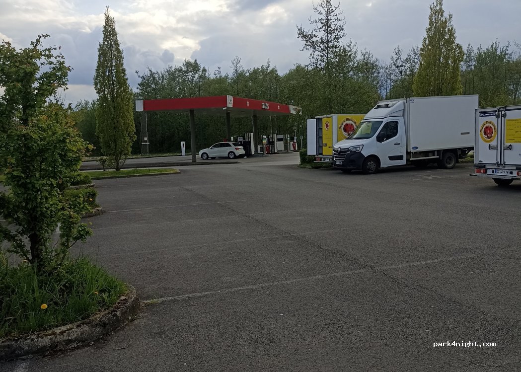 (02140) Vervins - Unnamed road — foto 2