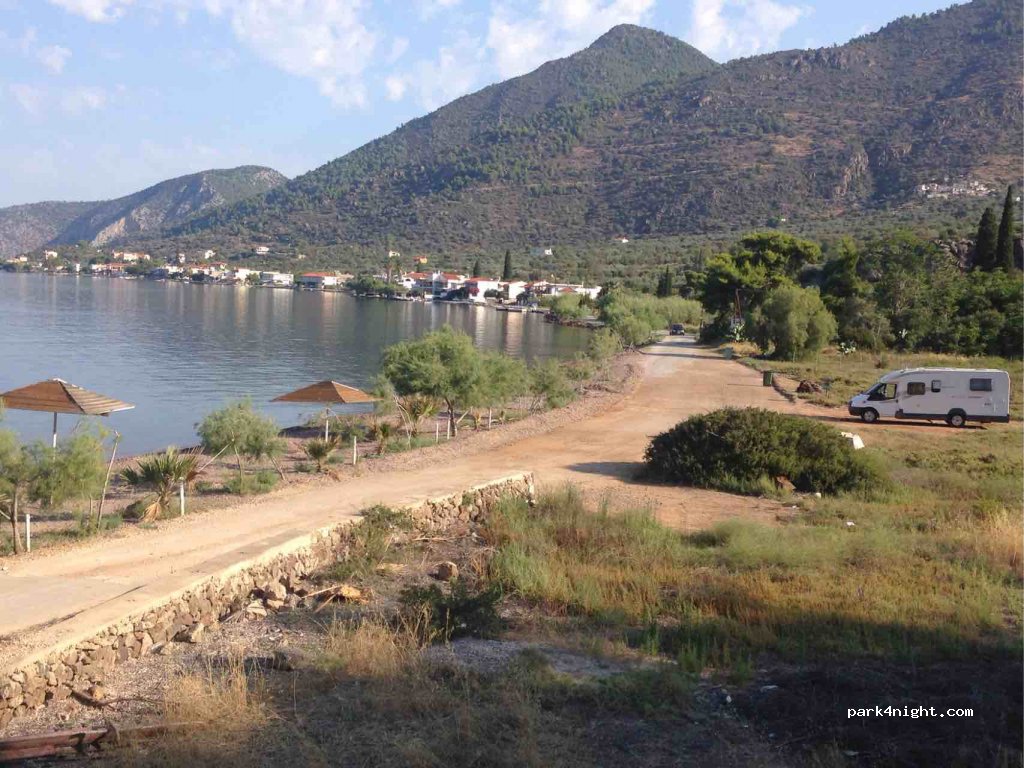 (180 30) Troizinia-Methana - Unnamed Road — foto 2