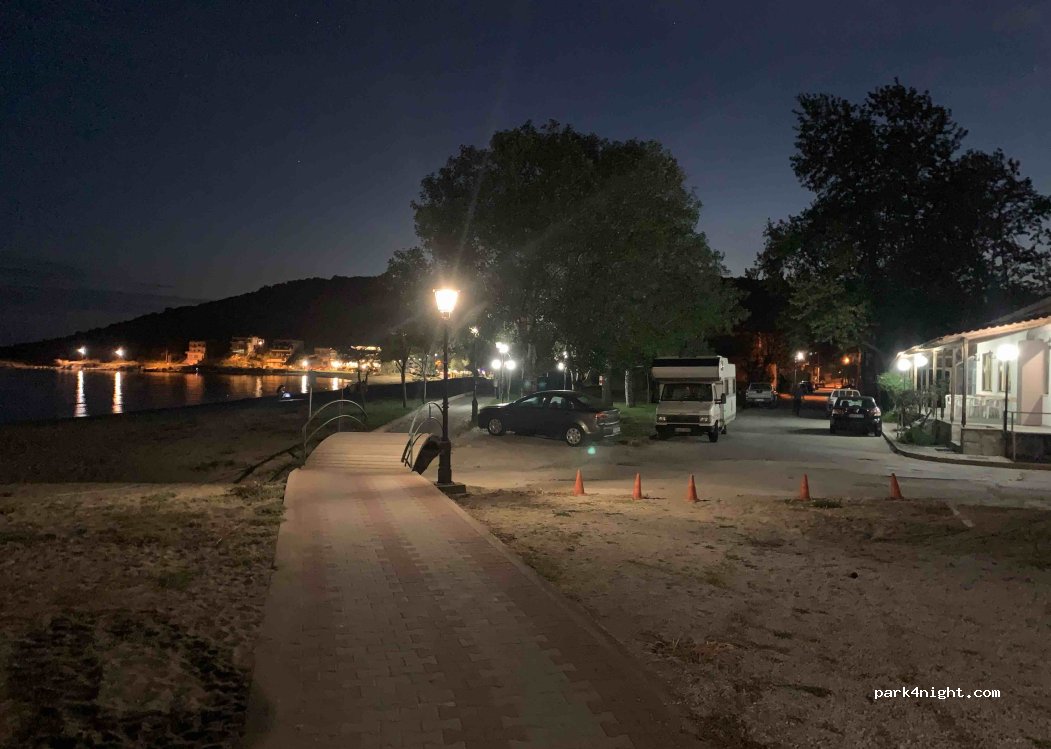 (640 06) Nea Karvali - 5 Georgiou Papandreou — foto 2