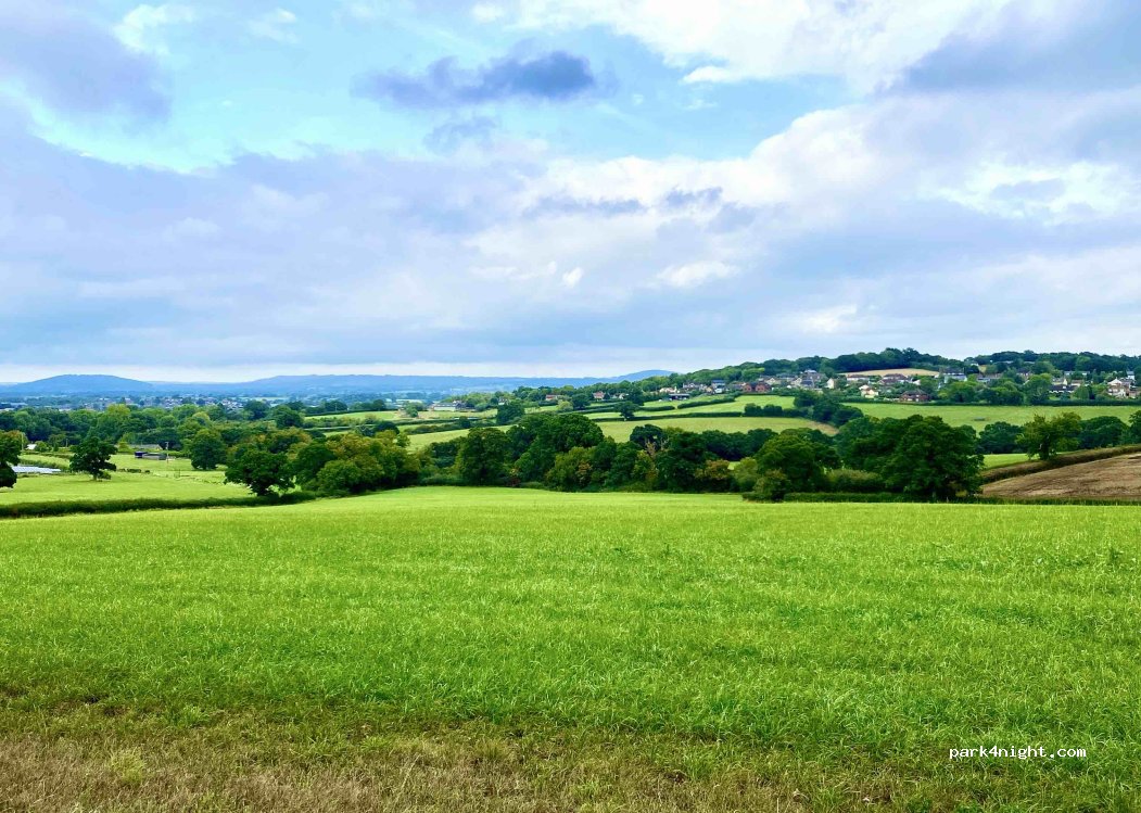 (DT10 2AB) Sturminster Newton - — foto