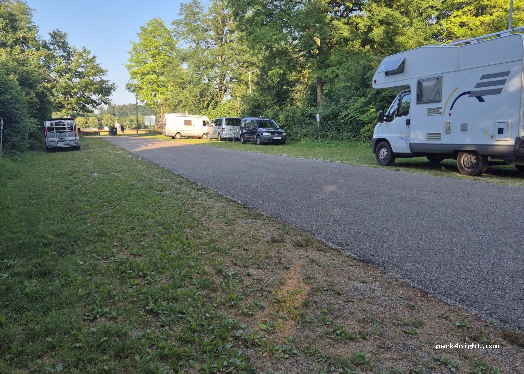 Wohnmobilstellplatz Am Friedbergersee — foto 2