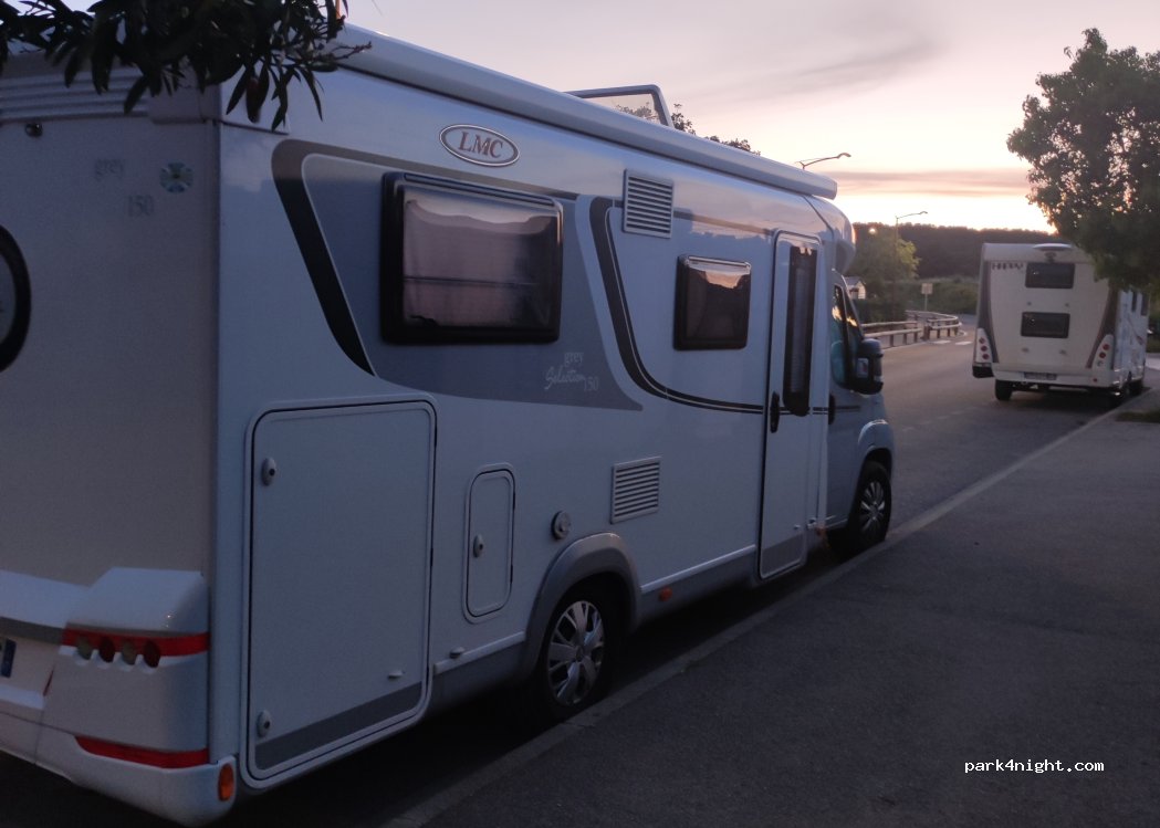 (13500) Martigues - 9 Route de la Saulce — foto