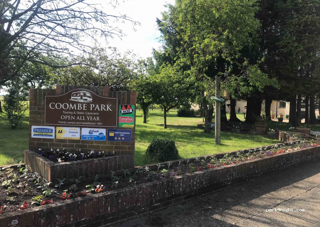 Coombe Caravan Park — foto 2