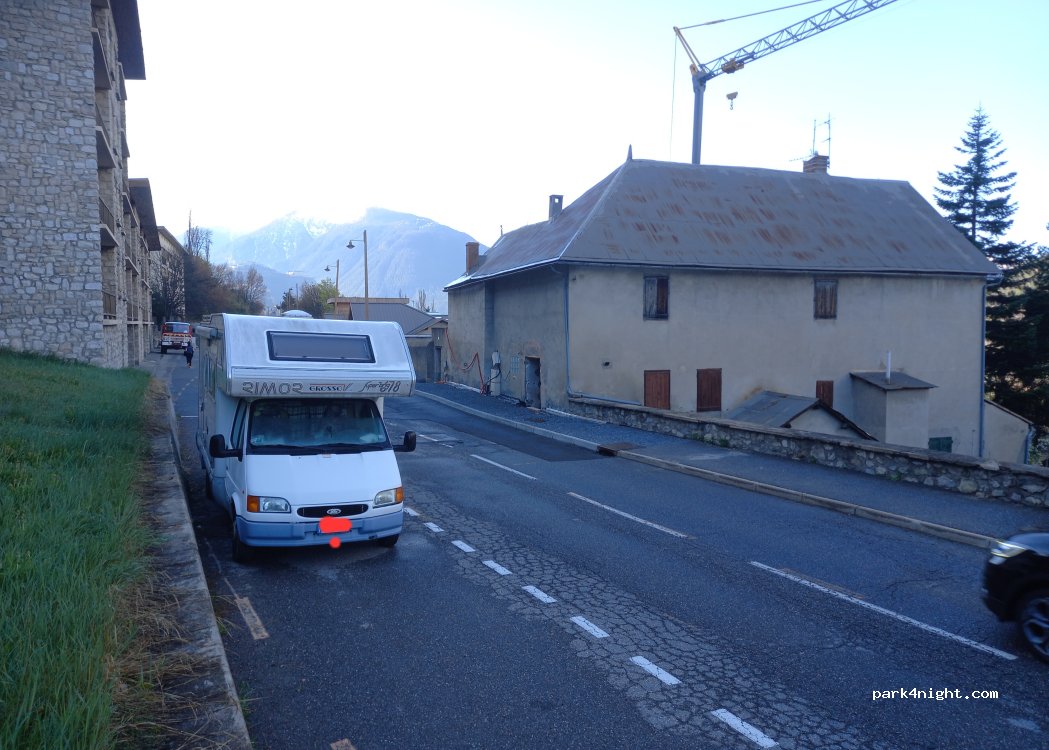 (05100) Briançon - 55 Route de Grenoble — foto 3