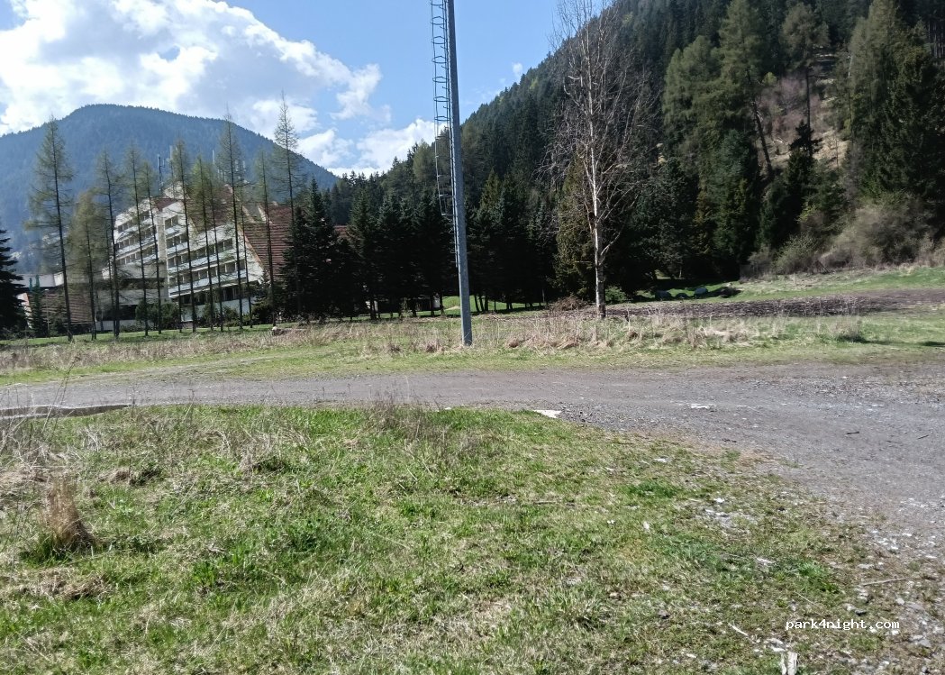 (032 03) Liptovský Ján - Unnamed Road — foto 3