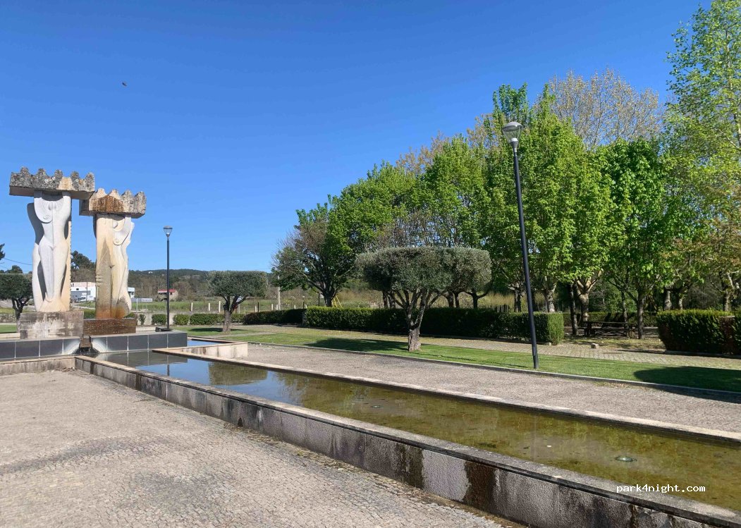 (3640-211) Sernancelhe - 130 Avenida Tílias — foto