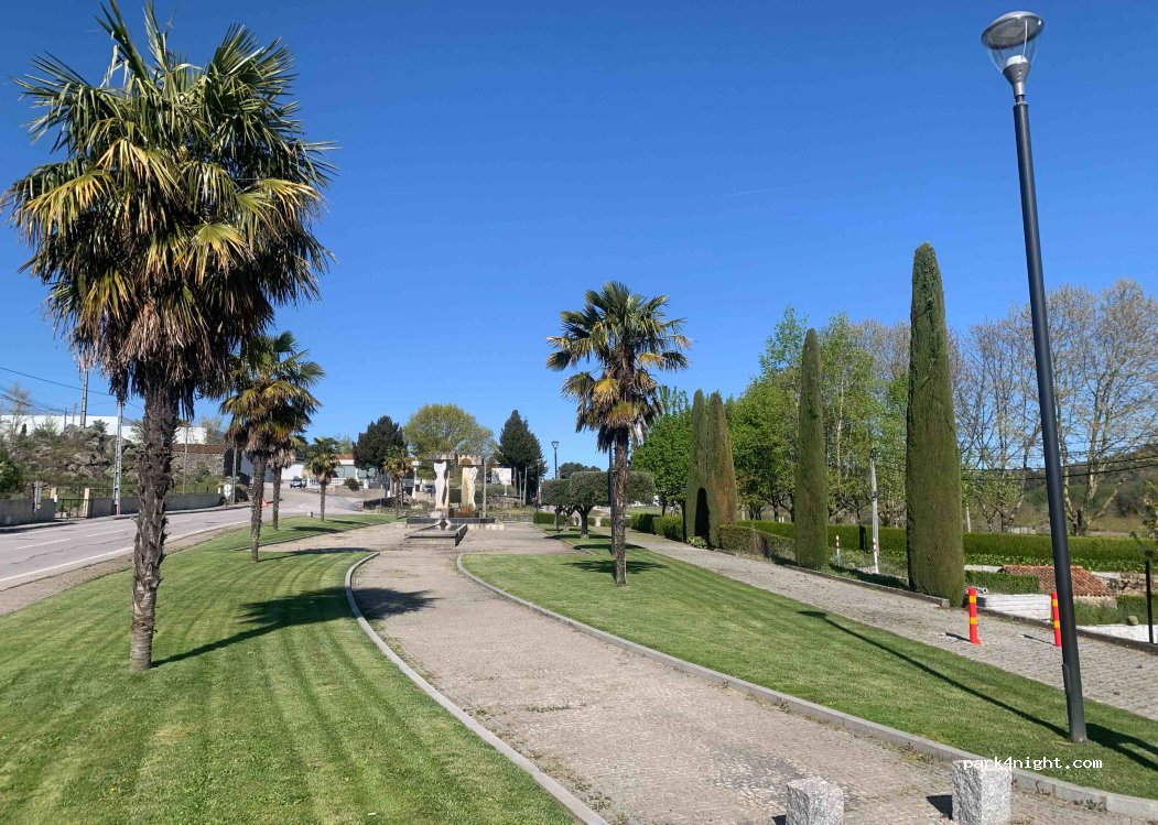 (3640-211) Sernancelhe - 130 Avenida Tílias — foto 2