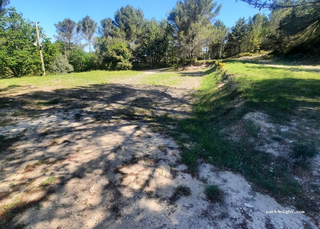 (84210) Pernes-les-Fontaines - 1436 Chemin du Val de Guilhaud — foto 2