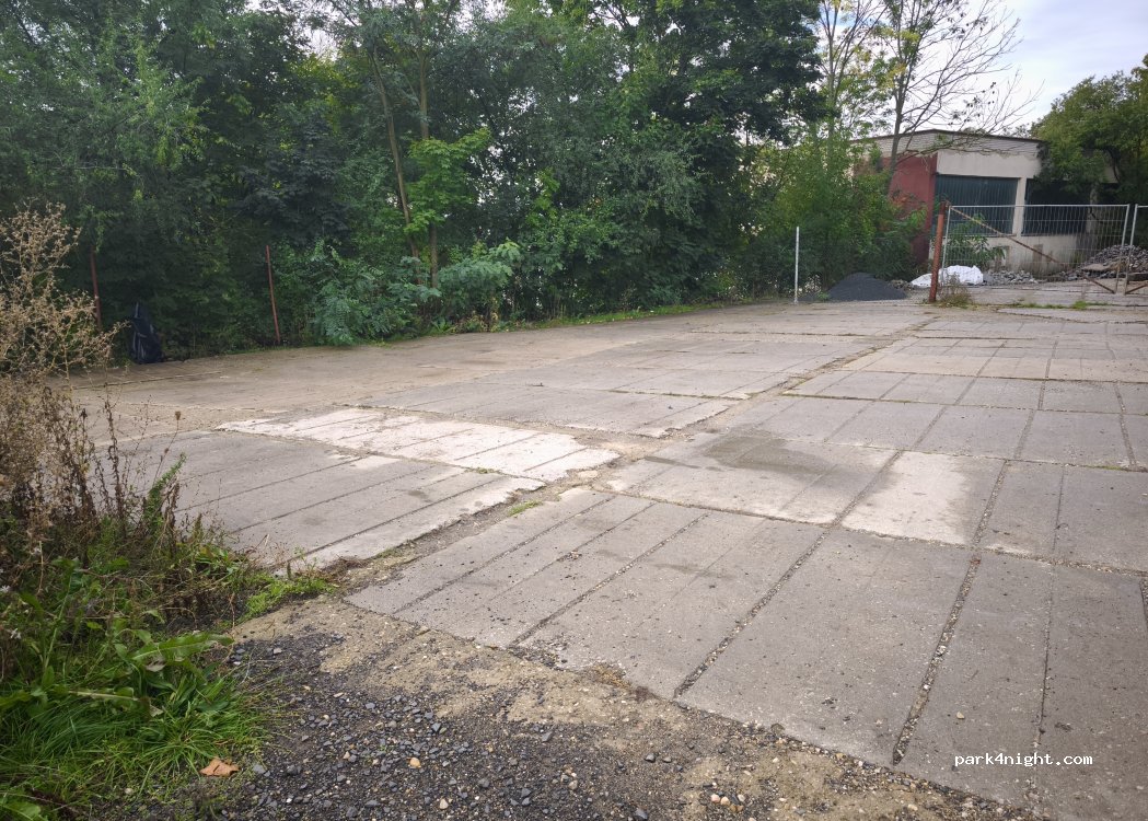 (274 01) Slaný - Bienerova — foto 2
