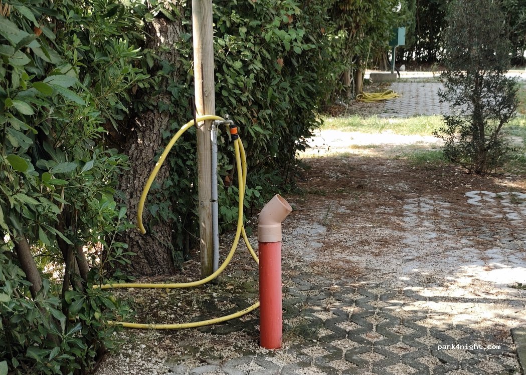 Area Sosta Camper Sirolo — foto 3