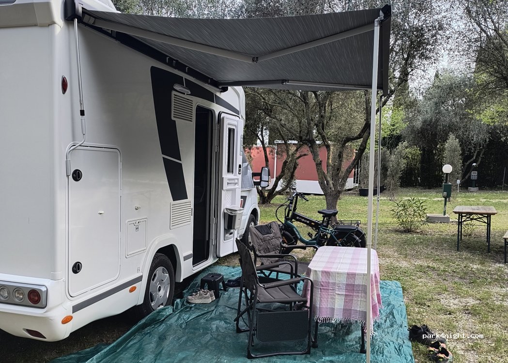 Area Sosta Camper Sirolo — foto 5