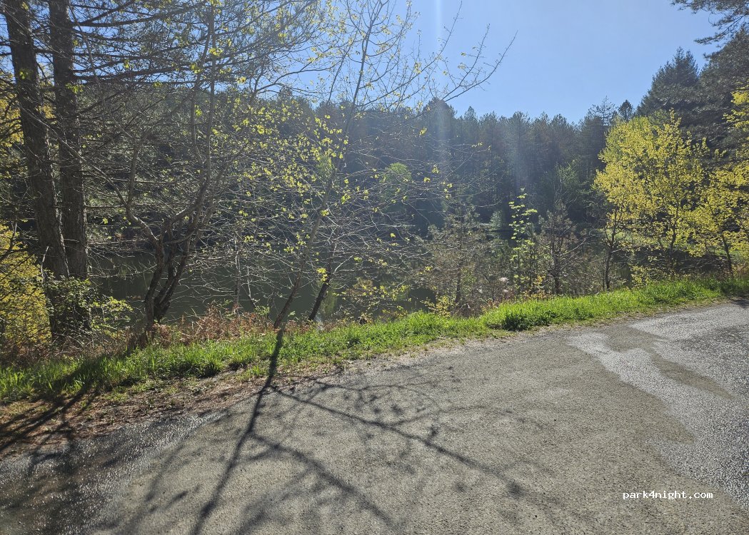 (46100) Fourmagnac - Chem. GR 6 — foto