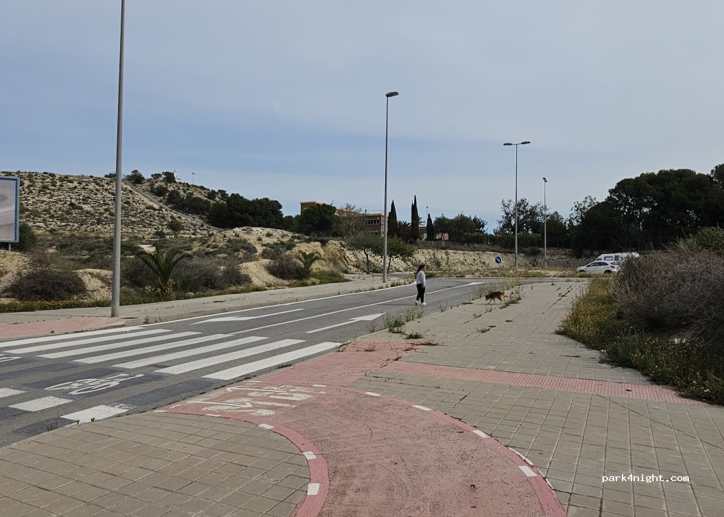 (03005) Alicante (Alacant) - 293 Avenida Vicente Blasco Ibañez — foto 2