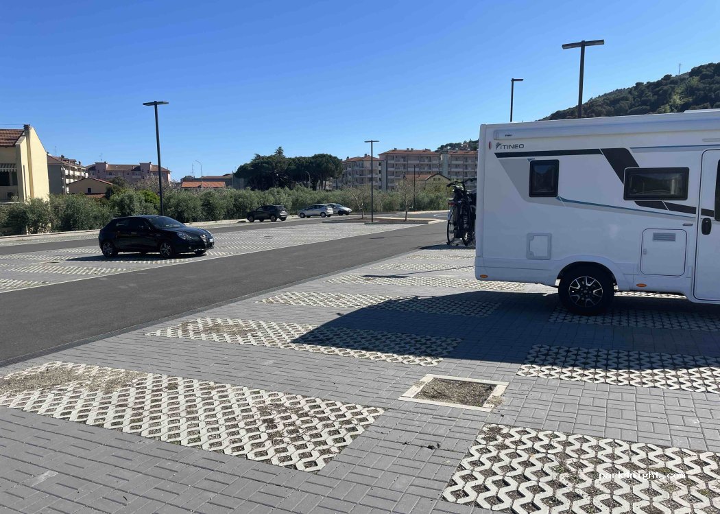 (17051) Marina di Andora - Via Europa Unita — foto