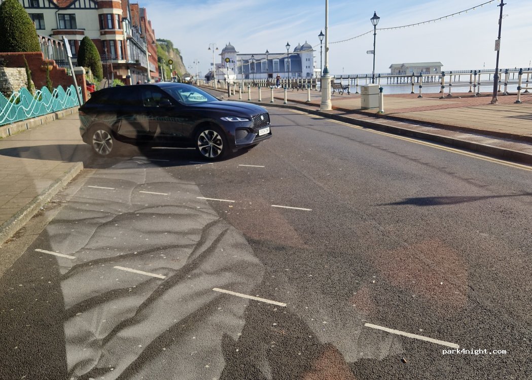 (CF64 3AU) Penarth - The Esplanade — foto