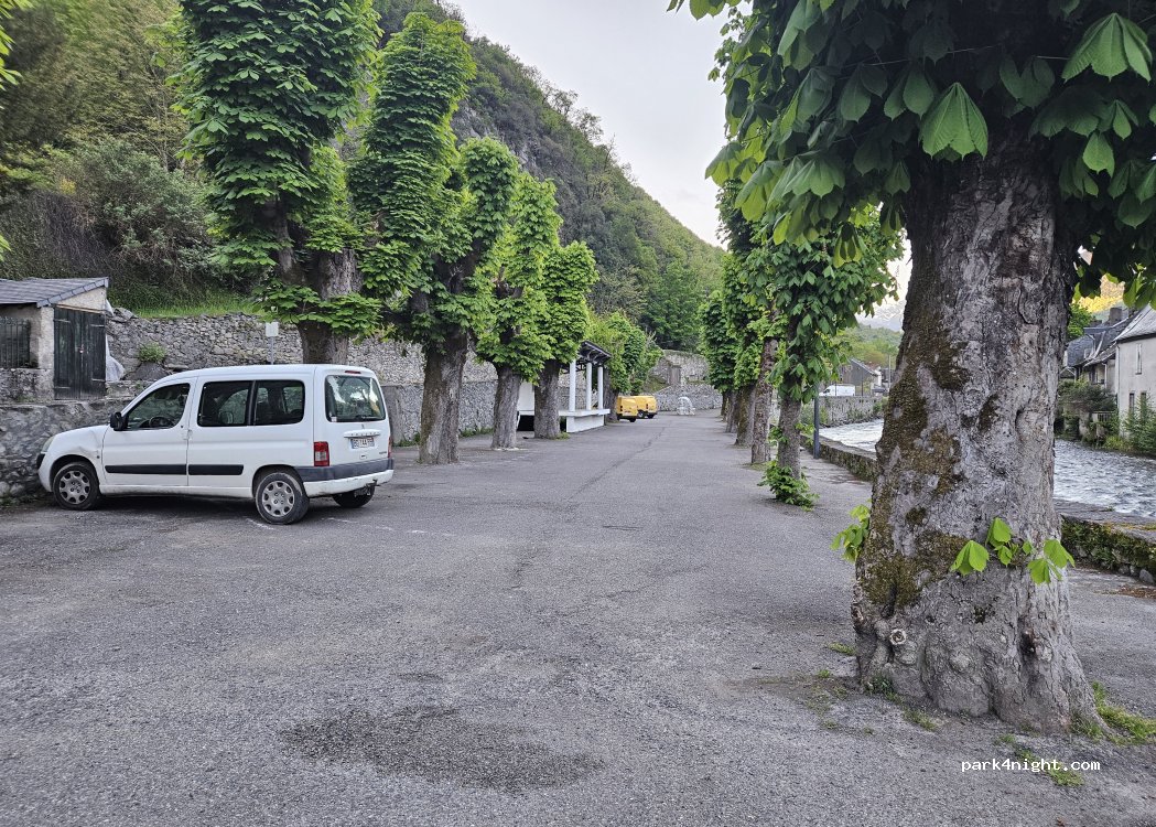 (31440) Saint-Béat-Lez - 298 Avenue Général Gallieni — foto