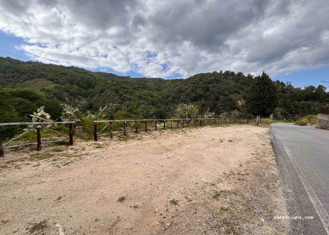 (88060) Badolato - 20 Via Provinciale — foto