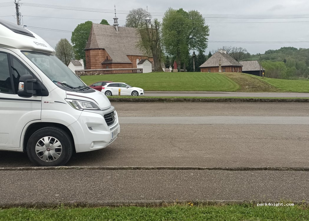 (36-221) Blizne - 450 Droga Wojewódzka 886 — foto 2
